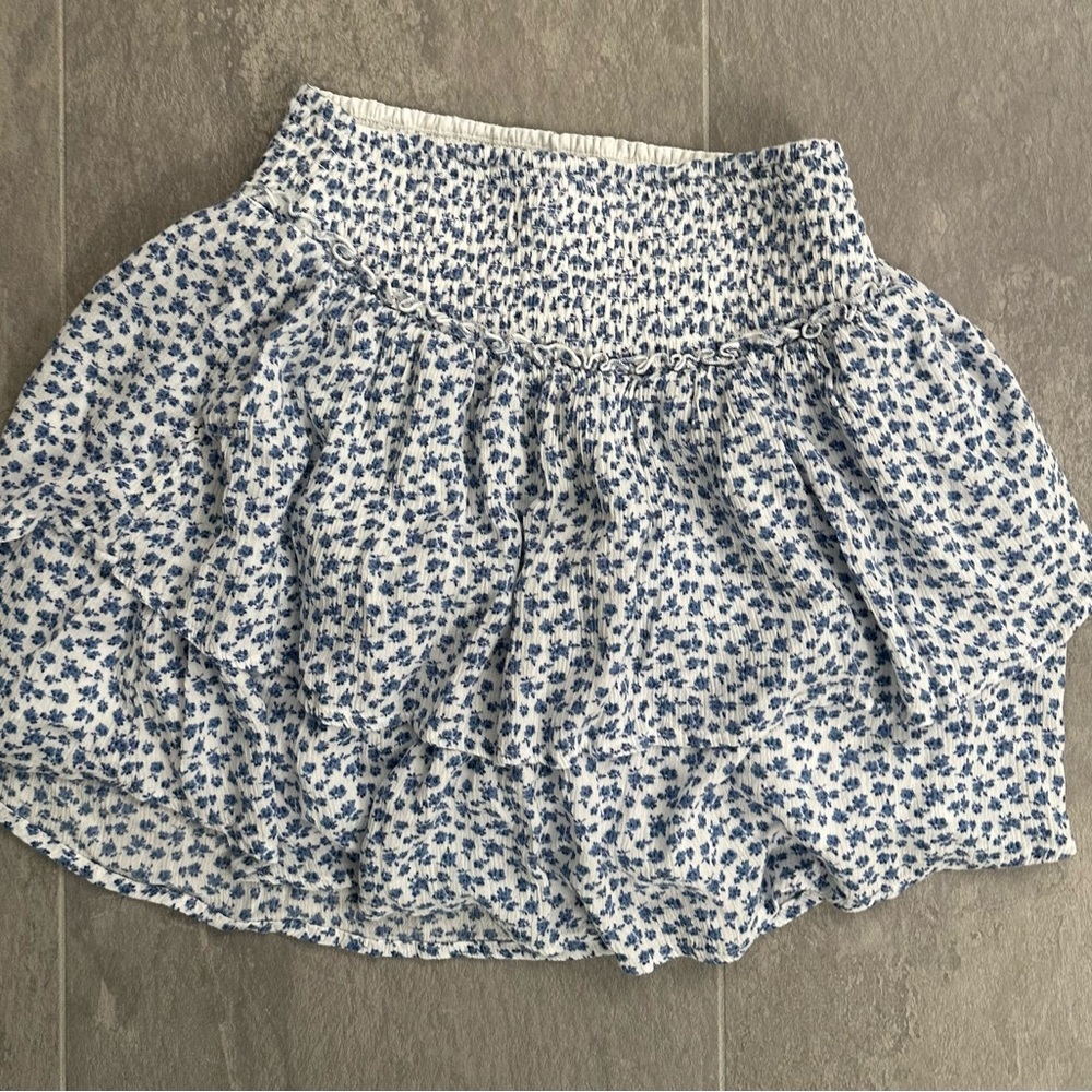 Hollister skirt—women’s XS, like new condition